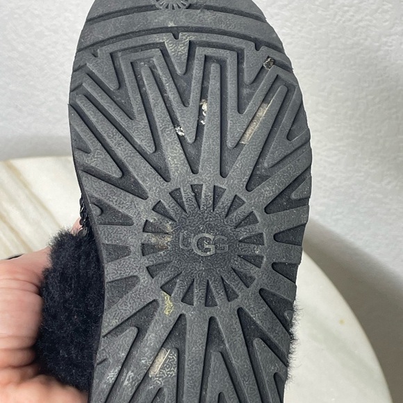 UGG slippers kids sequin Funkette chunky sz 1 black elastic strap - Picture 3 of 5